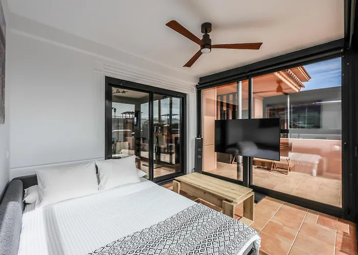 Holaola Highclass Townhouse *